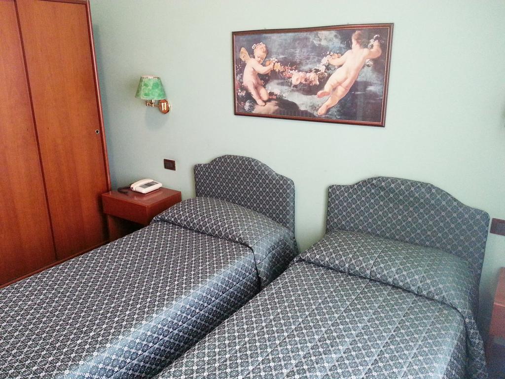 Hotel Emilia Modène Chambre photo
