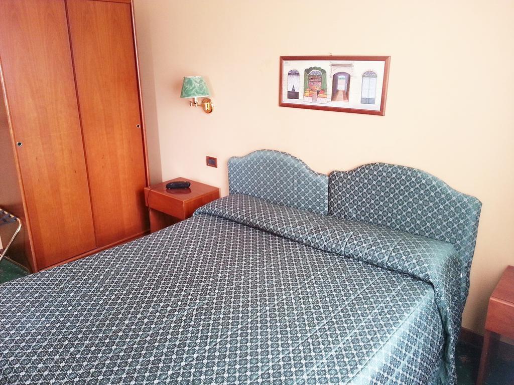 Hotel Emilia Modène Chambre photo