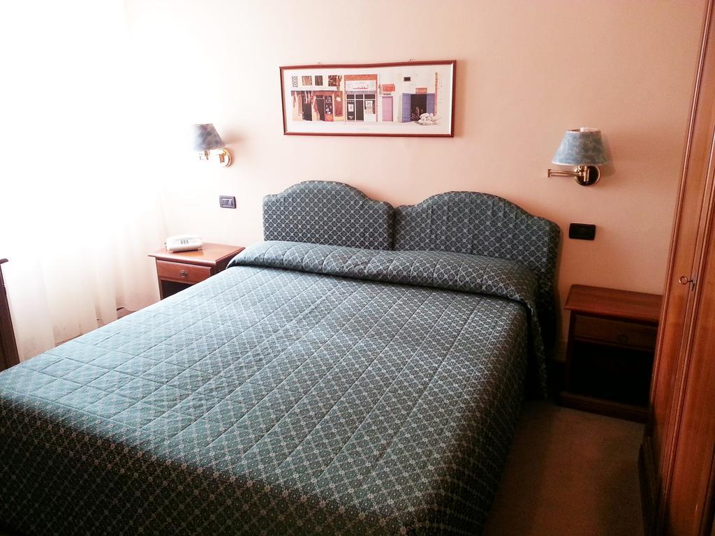 Hotel Emilia Modène Chambre photo