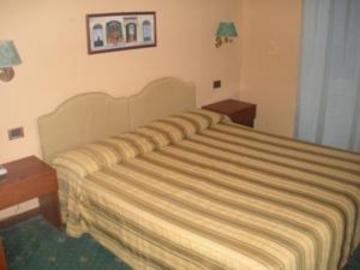 Hotel Emilia Modène Extérieur photo